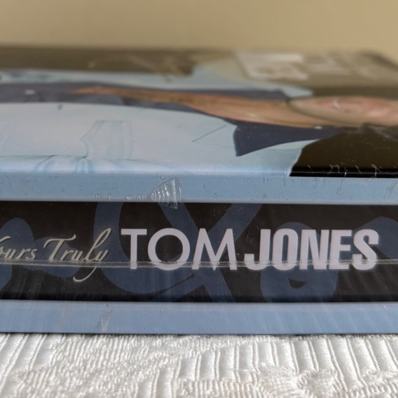 Tom Jones, Yours Truly 3 CD's, Sealed - Picture 3 of 3